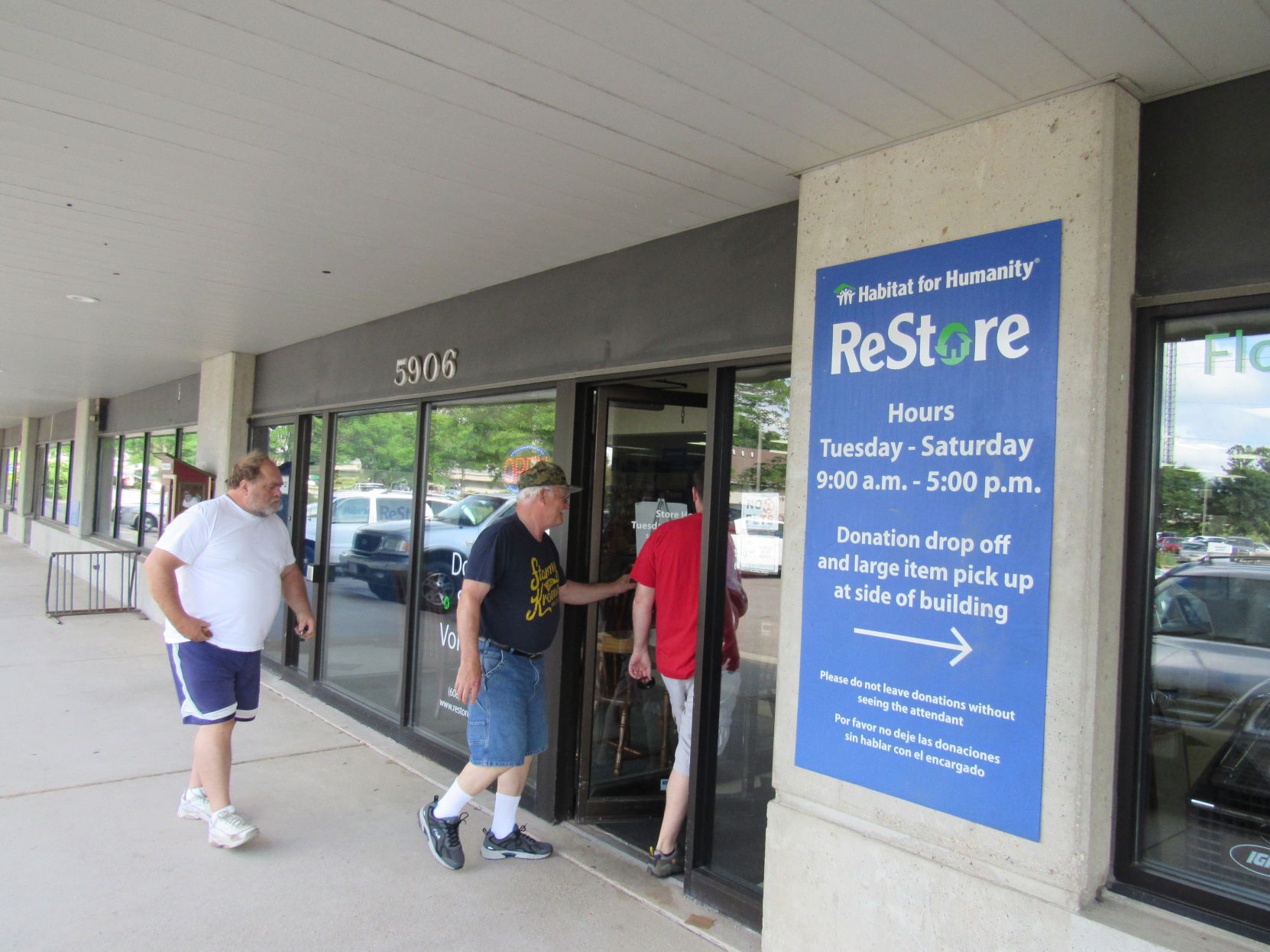 ReStore West expands
